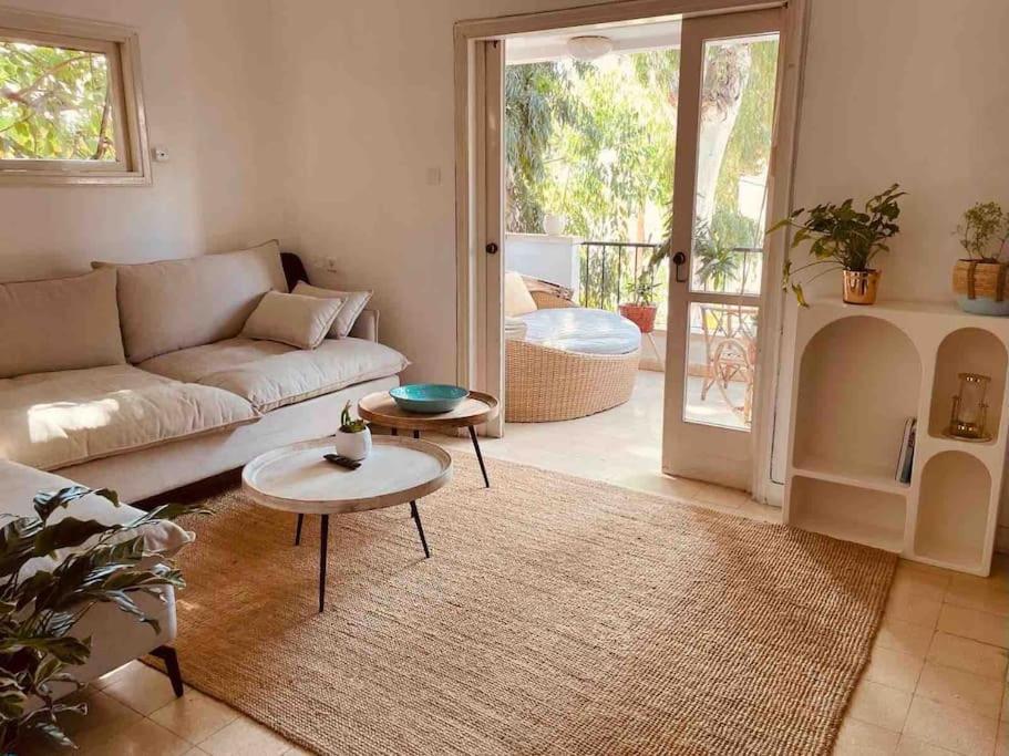 Apartment כפר בלב העיר ביותר בתל אביב *